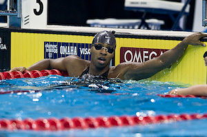 Cullen Jones prevails in the second semi-final of the 50 meter freestyle.